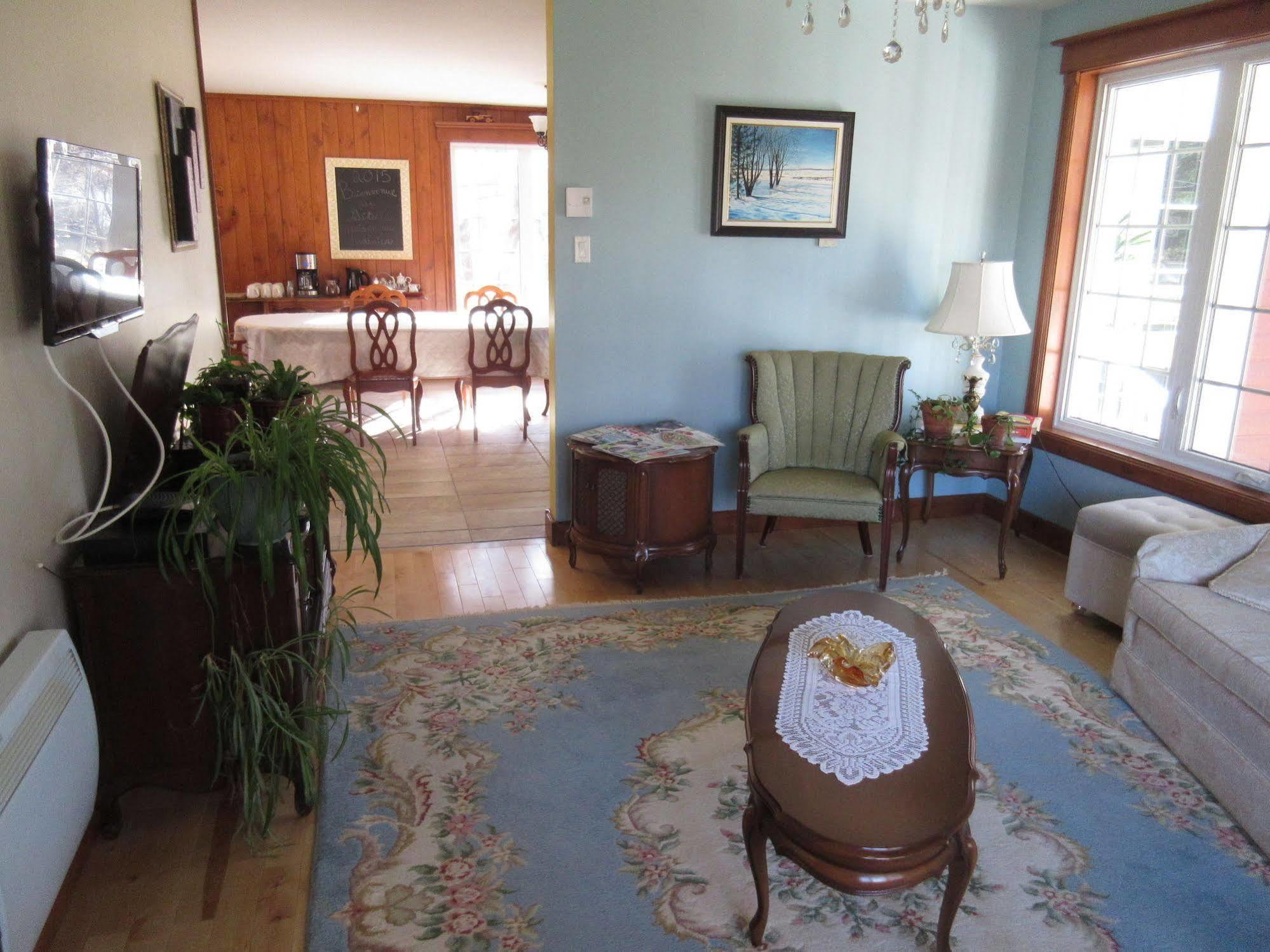 Gite La Maison Du Jardinier Venise-en-Québec Buitenkant foto